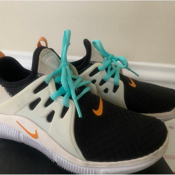 Nike Shoes - Picture 7 of 8